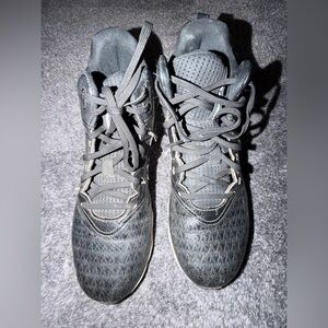 Under Armour Black Mid-Cut Cleats | Youth 6.5 / Women’s 8